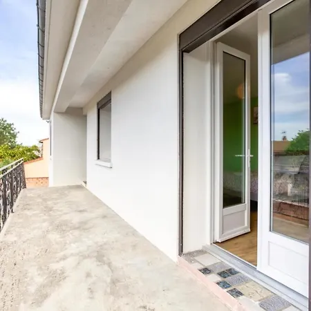 Ferienhaus Beautiful In Albi