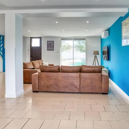 5 Bedroom In *