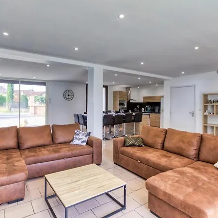 5 Bedroom In